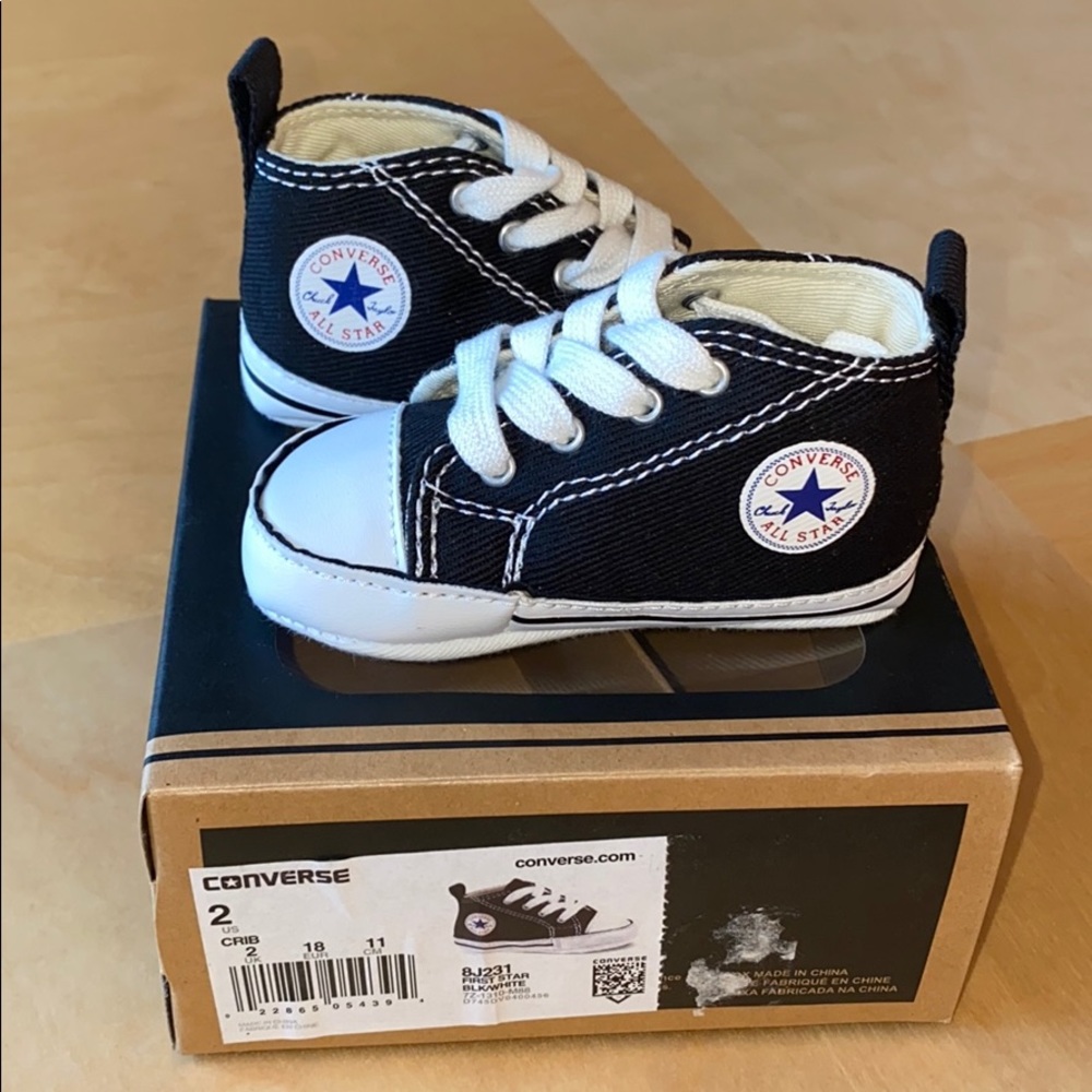 Baby Converse Chucks crib shoes. Black/White. Sz 2